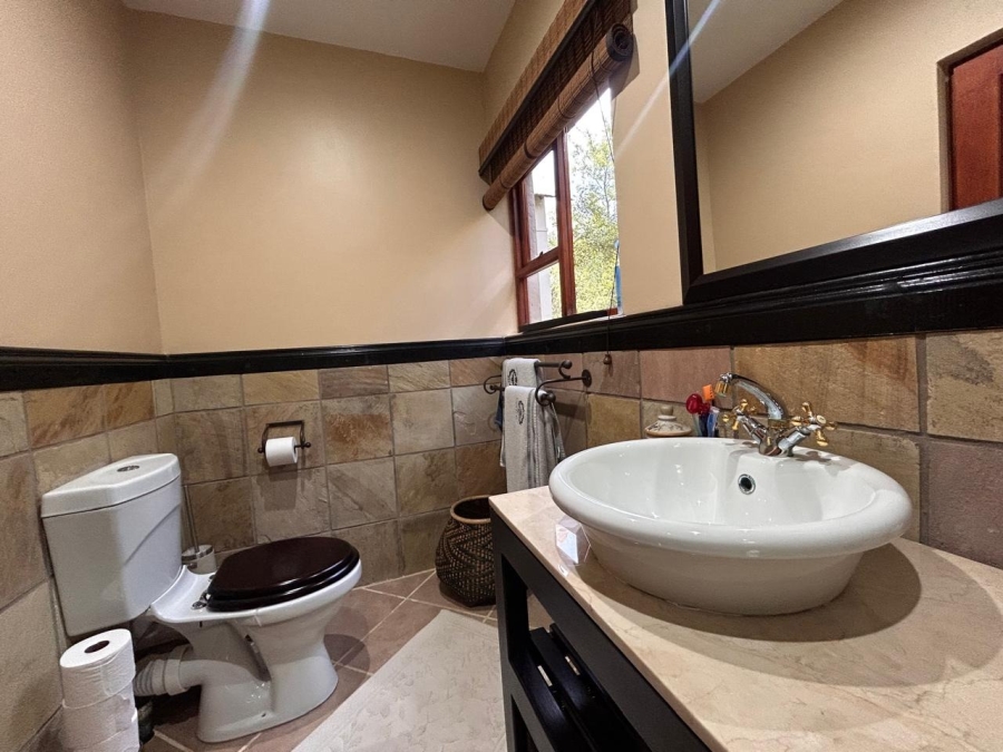 5 Bedroom Property for Sale in Boschenvaal River Front Lodges Free State